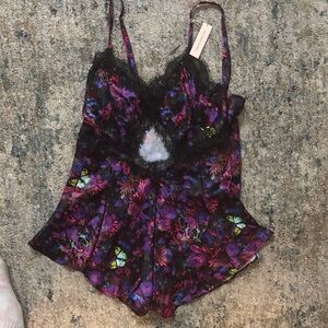 Victoria's Secret sexy lace lingerie romper flutter shorts with keyhole L NWT